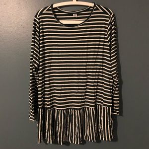 Green and white peplum shirt, size 3x